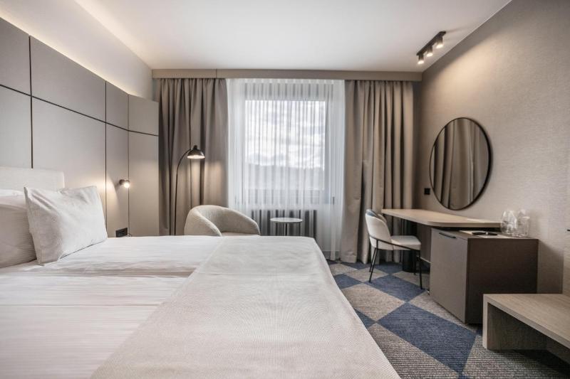 Superior King Room image 1