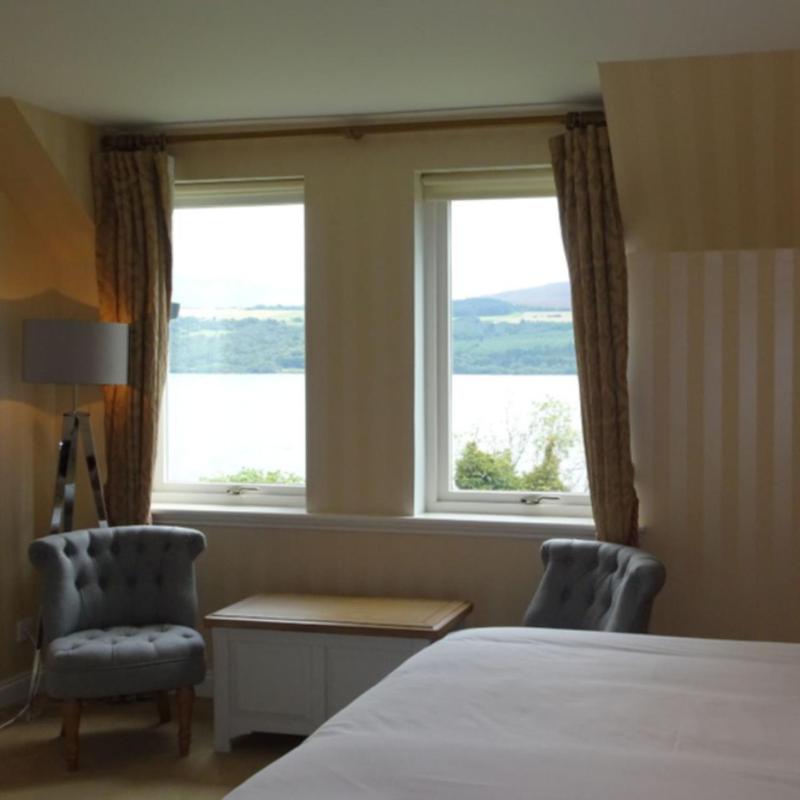 Double or Twin Room with Lake View image 4