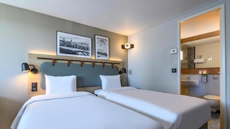 Standard Room - 2 Single Beds image 1