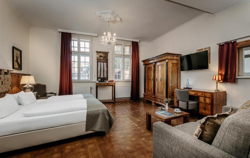 Deluxe Double Room image 3