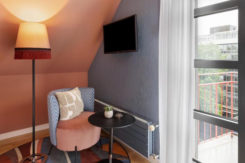 Single Room image 4
