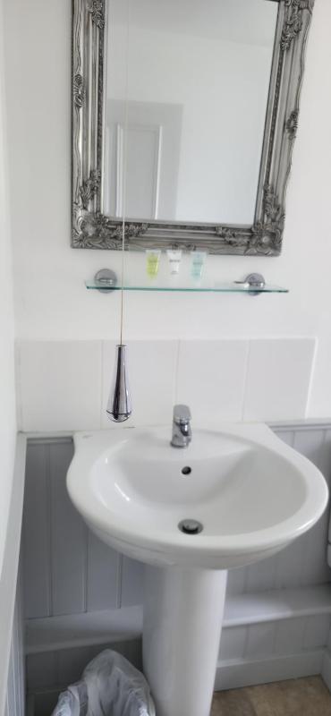 Large Double Room image 3
