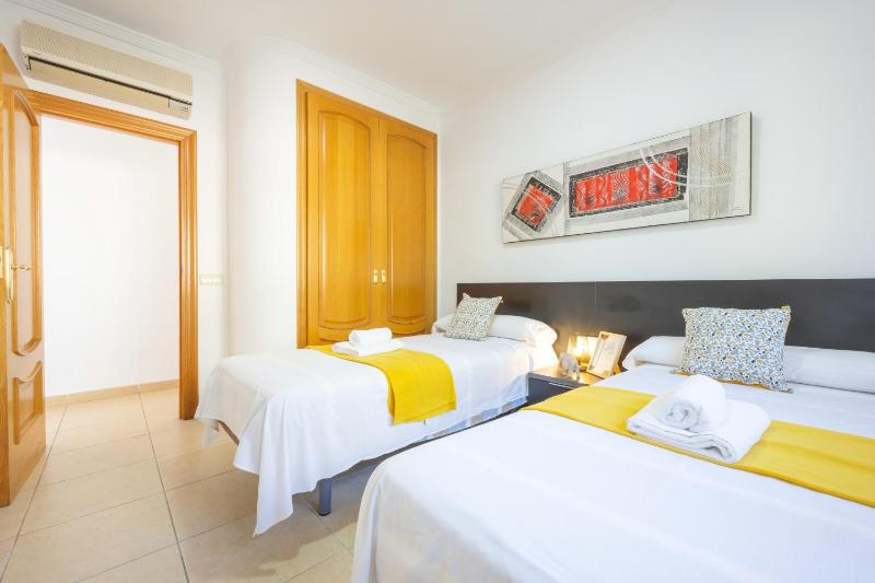 Villa Almendros - PlusHolidays - image 40