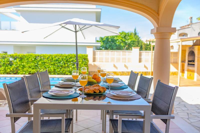 Villa Almendros - PlusHolidays - image 33