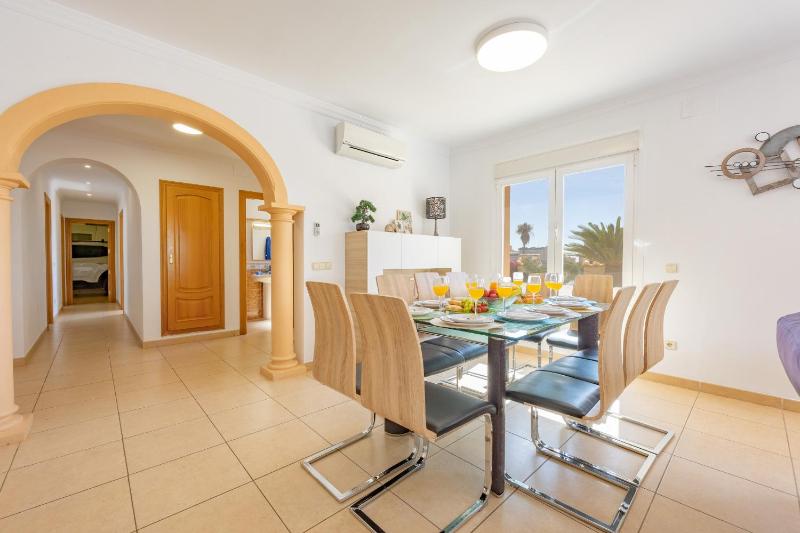 Villa Almendros - PlusHolidays - image 15