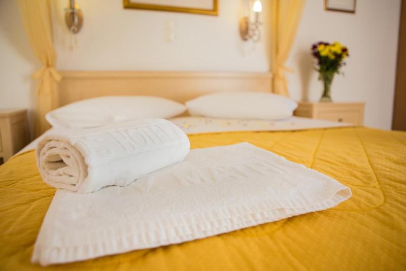 Honeymoon Suite image 4