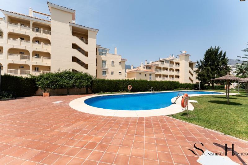 Terrace of Paradise 3 Bed Duplex Bbq Views Pool Parking - image 10