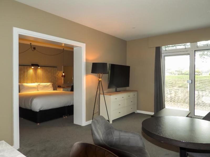 Junior Suite with Terrace image 4