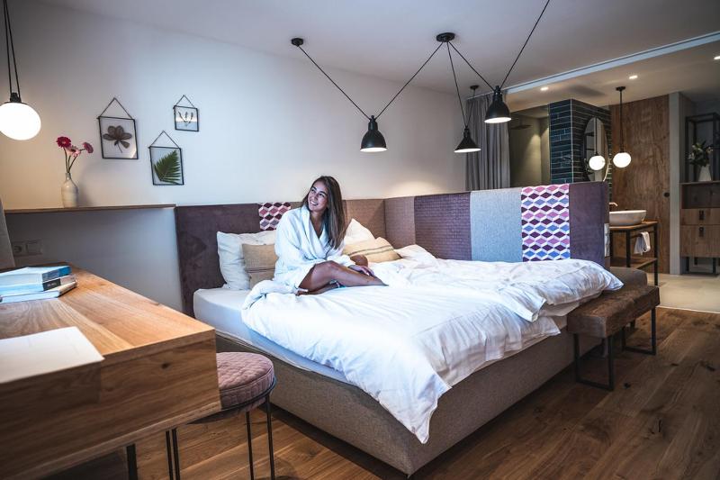 Deluxe King Studio image 1