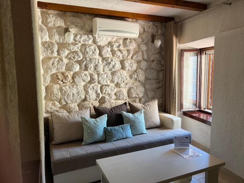 Studio with Sea View image 2