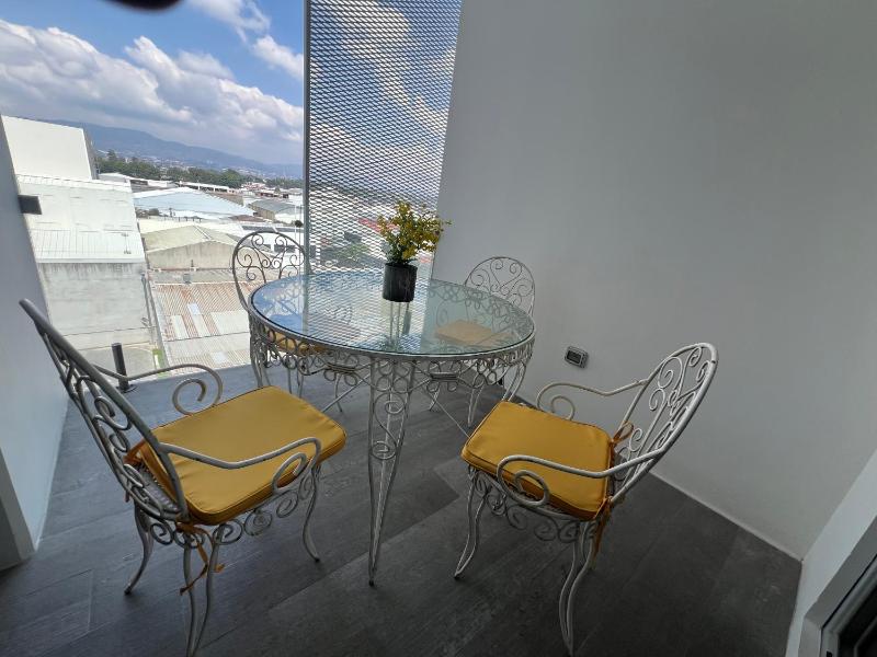 Apartamento a la par del aeropuerto con gran balcón 1 habitación! - image 12