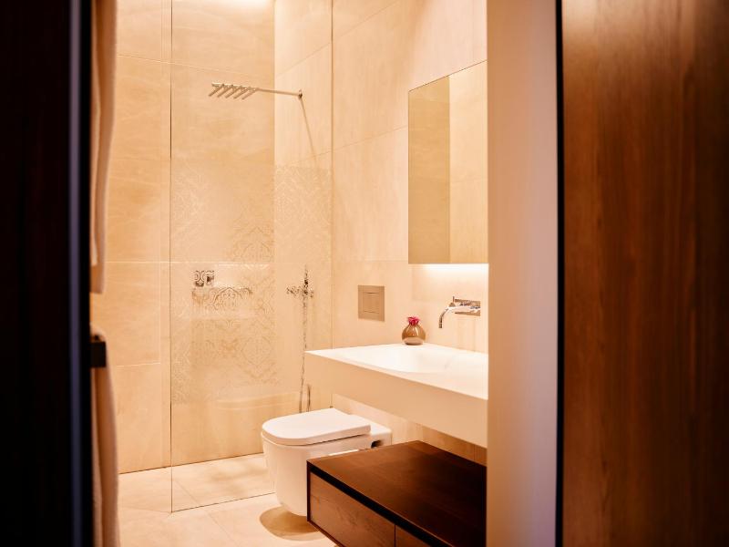 Junior Suite image 2