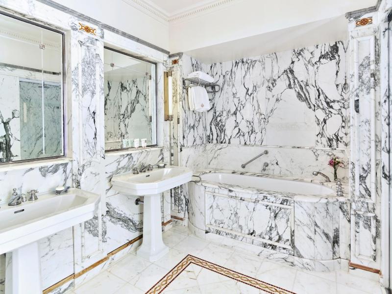 Executive Suite image 3