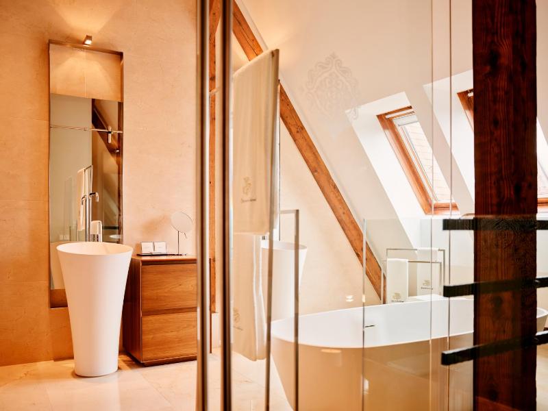 Superior Suite image 4