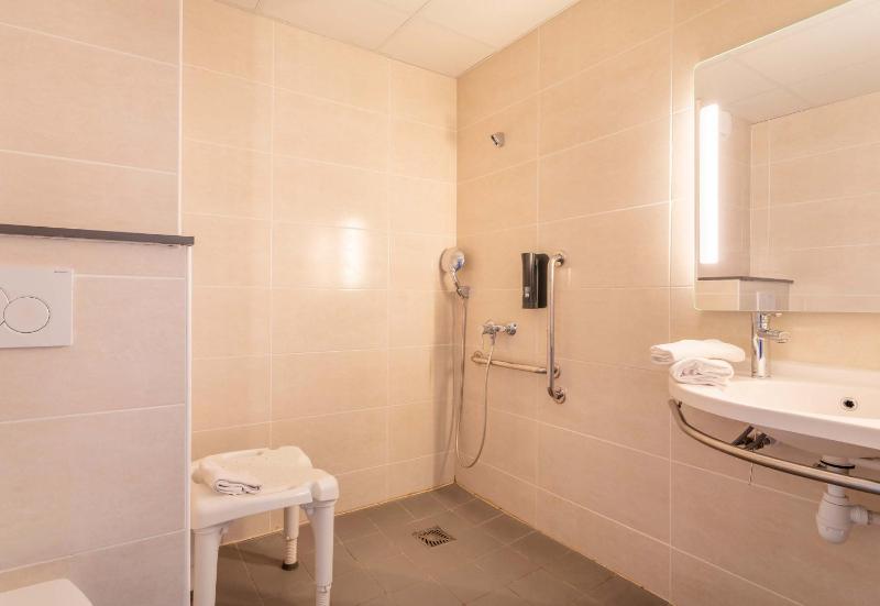 Double Room - Disability Access image 1