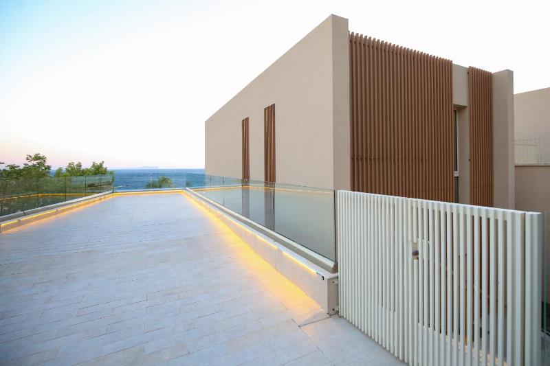 Luxurious Villa - 5 Bedroom at Green Coast - image 11