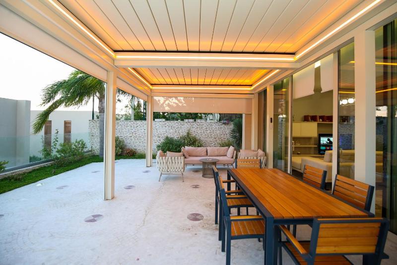 Luxurious Villa - 5 Bedroom at Green Coast - image 10