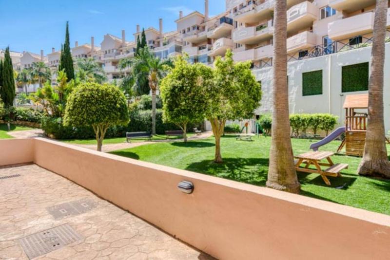 Wonderful 2 bedroom apartment - image 24
