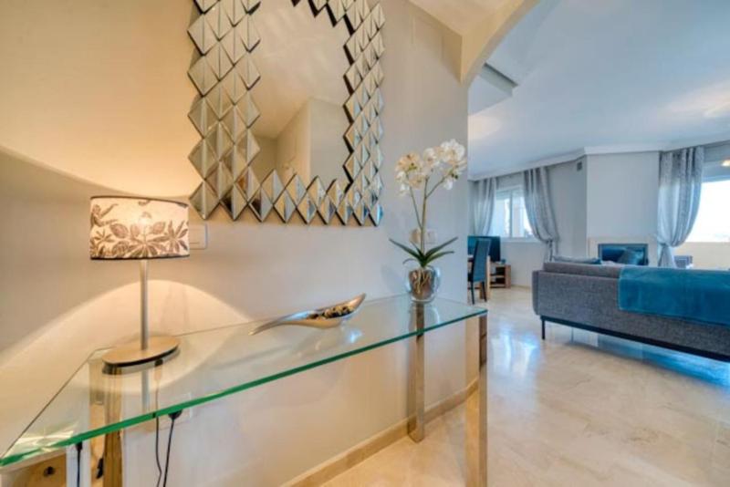 Wonderful 2 bedroom apartment - image 17