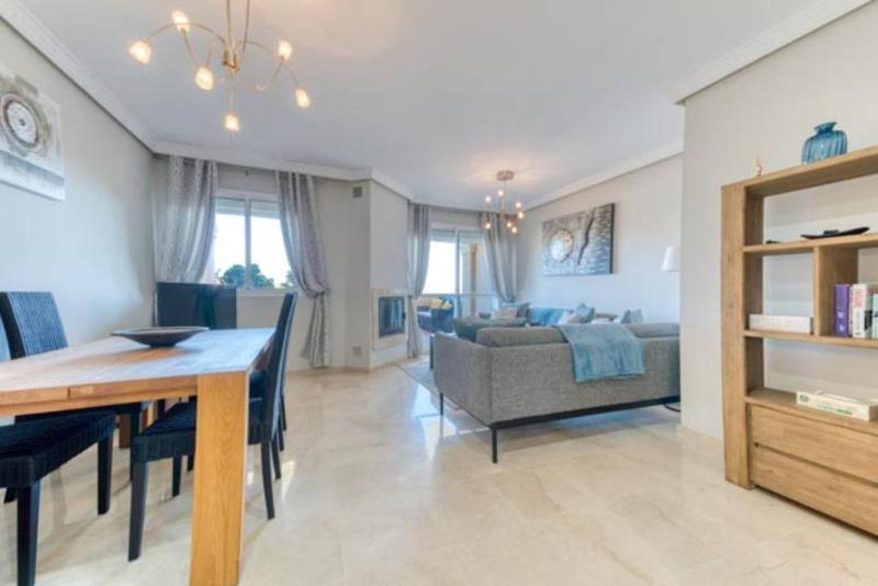 Wonderful 2 bedroom apartment - image 9