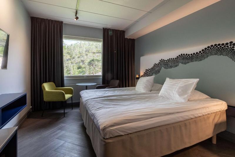 Twin Room image 1