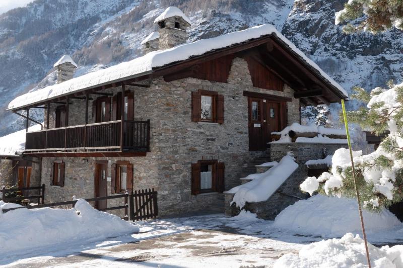 Two-Bedroom Apartment with Valley View (6 Adults) image 4