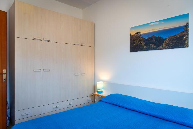 One-Bedroom Apartment image 2