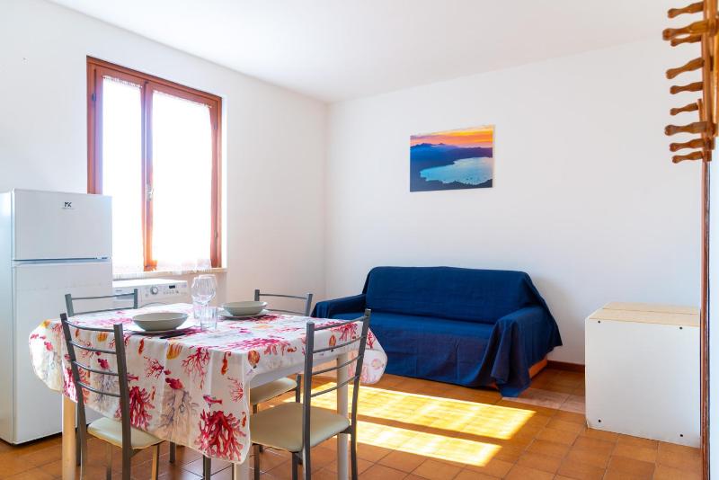 One-Bedroom Apartment image 3