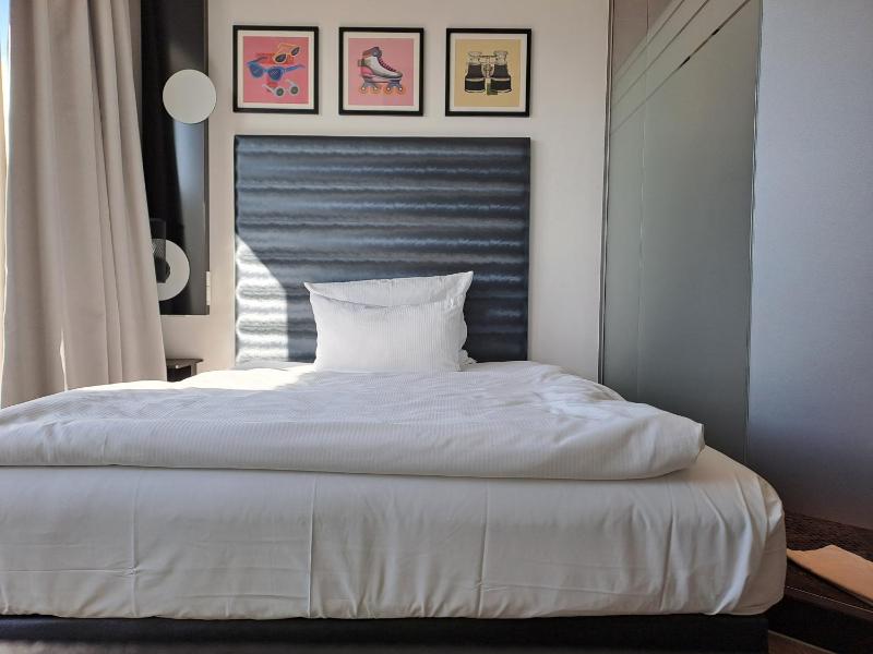 French Cosy Room with Balcony - Top Floor image 1