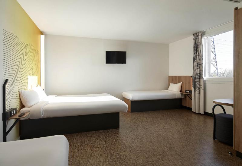 Quadruple Room image 1