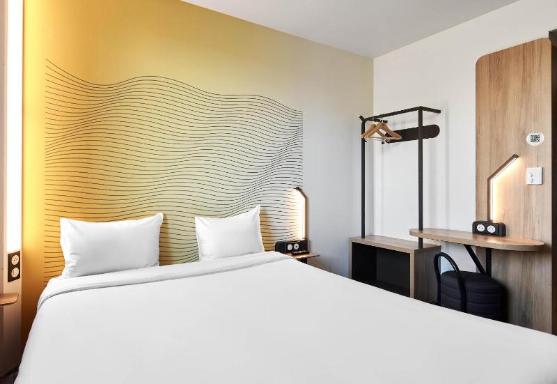 Double Room image 1