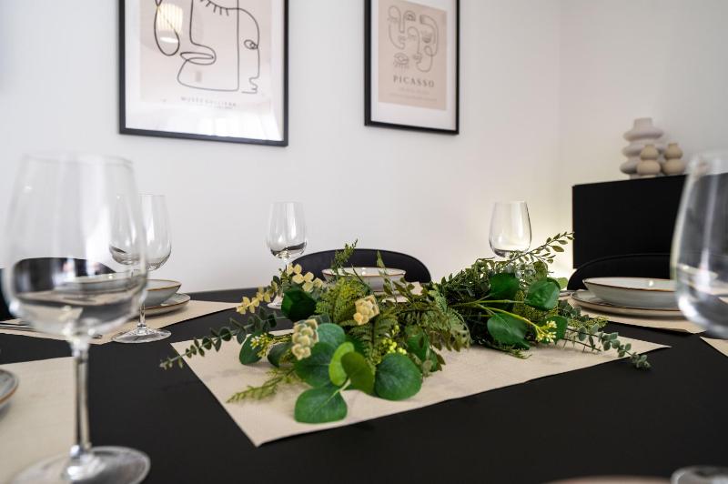 Plaza de las Flores Luxury Apartment - image 13