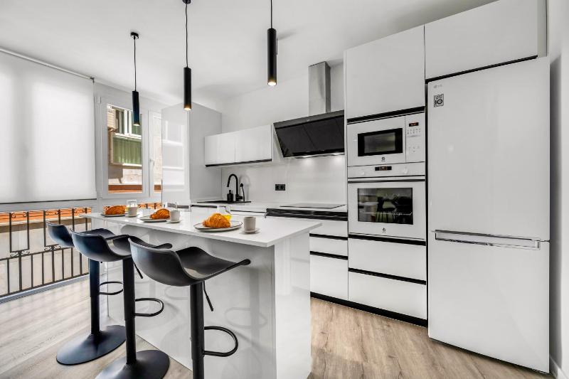 Plaza de las Flores Luxury Apartment - image 12