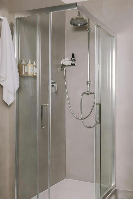 Superior Queen Room image 4