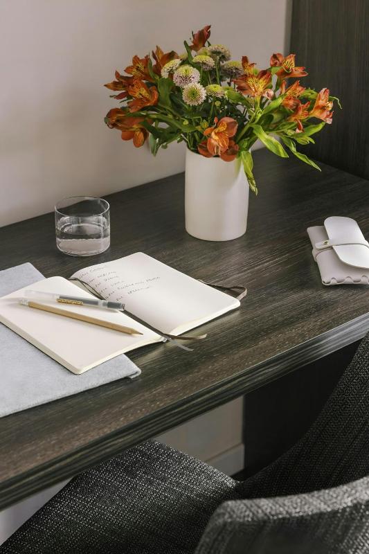 Superior King Room with Sofa Bed image 2