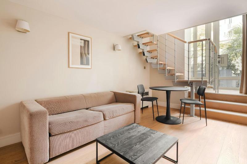 Lofted Suite with Queen Bed and Sofa Bed image 1