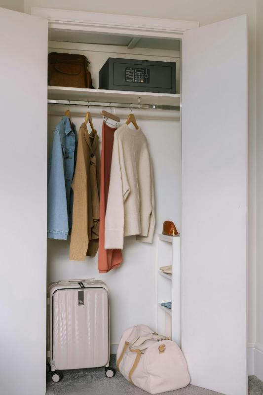 Twin Room image 2