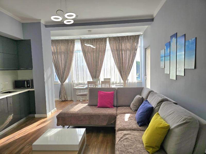 Lura 2 Suite 215 - image 9