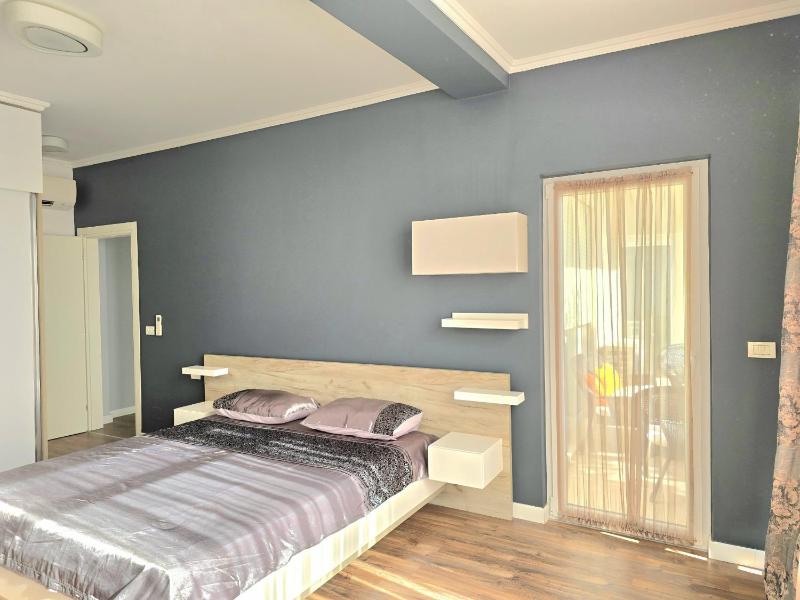 Lura 2 Suite 215 - image 8