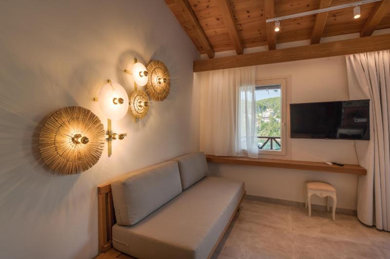 Suite with Sea View image 4