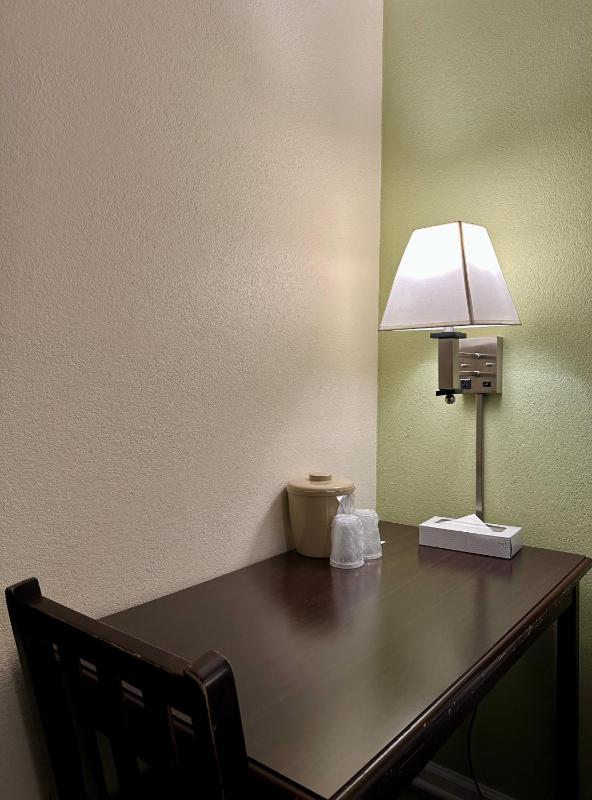 Small Single Room image 2