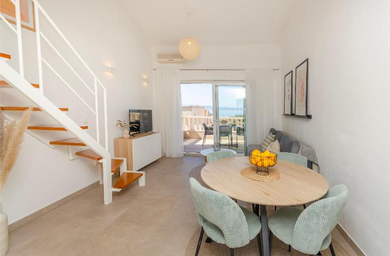 Studio Standard image 1