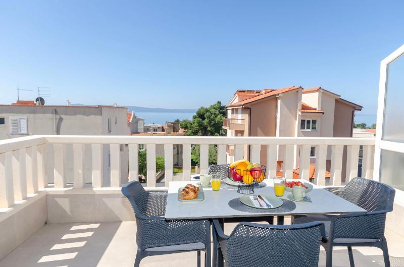 Studio Standard image 2