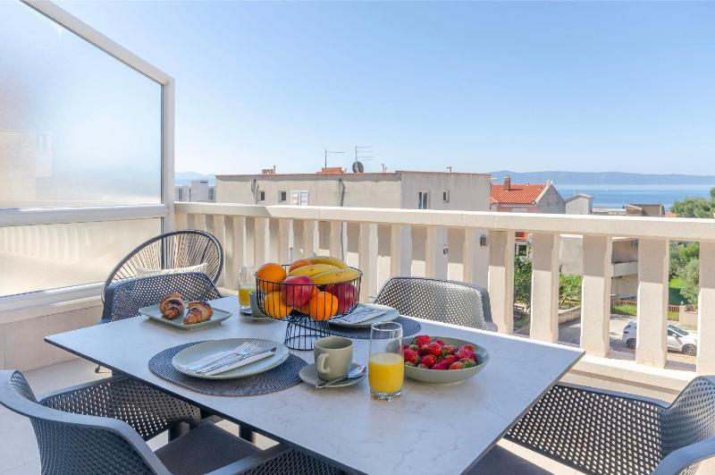 Studio with Terrace image 3