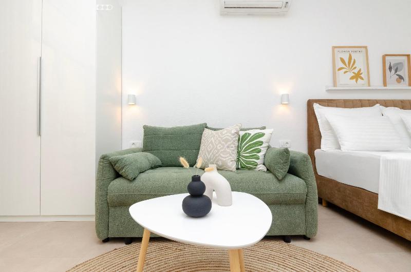 Studio - Ground Floor image 3