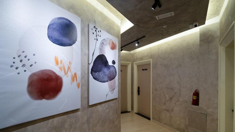 446 White Suite Luxury - image 2