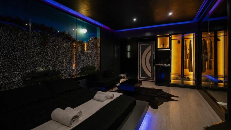 446 Black Suite Luxury - image 5
