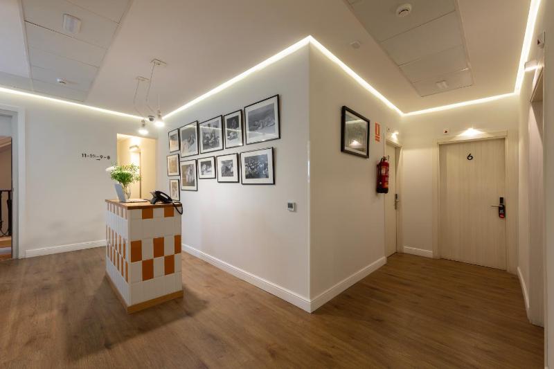 Standard Single Room image 4