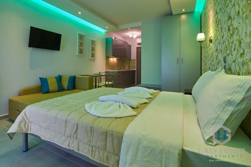 Studio Apartment image 3