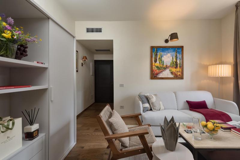 Suite image 4